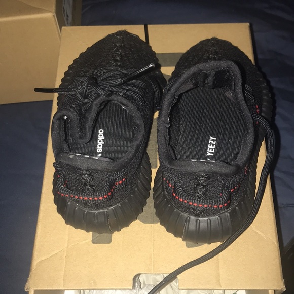 Authentic toddler yeezy 350 boost - Picture 3 of 3